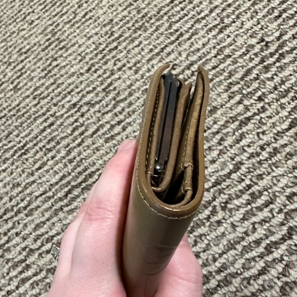 Louis Vuitton Authenticated Wallet EUC - Picture 7 of 11